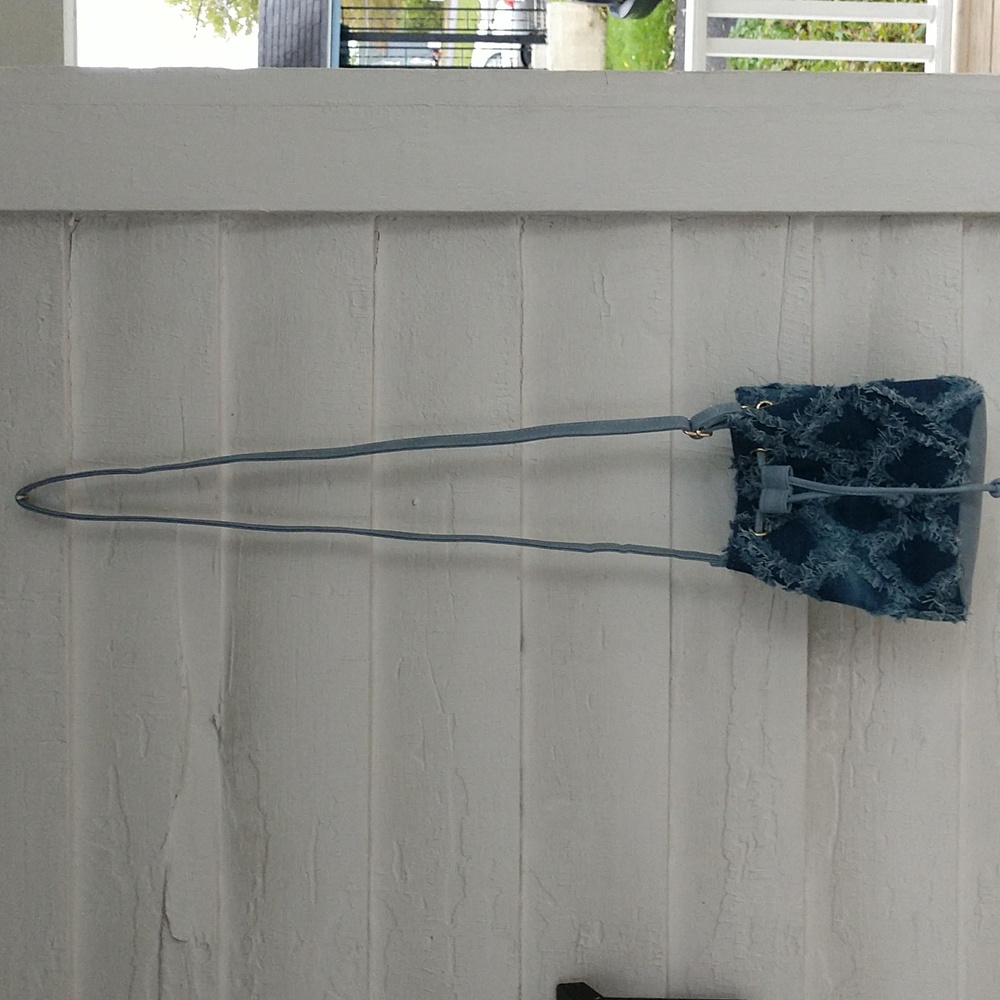 Denim Jean Crossbody Bucket Shoulder Bag Frayed Blue Ombre Boho Super Cute - Picture 6 of 13